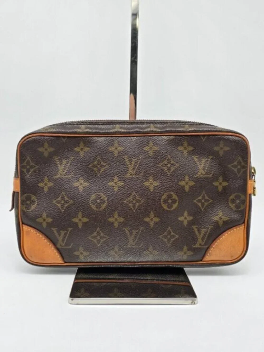 Louis Vuitton classic louis